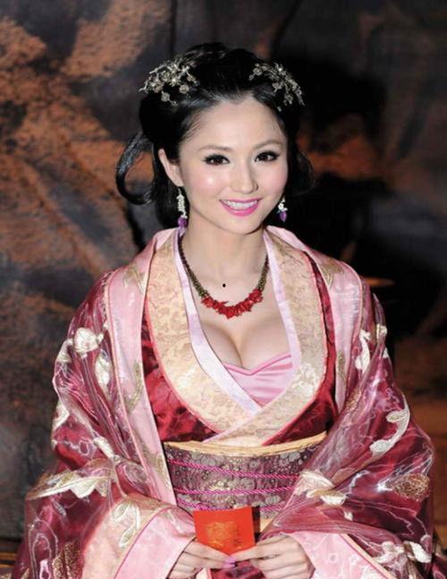 大蓝燕大叫视频,视频引发网友热议