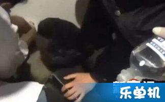 动车夹人视频播放,惊险瞬间！动车夹人事件全程回顾